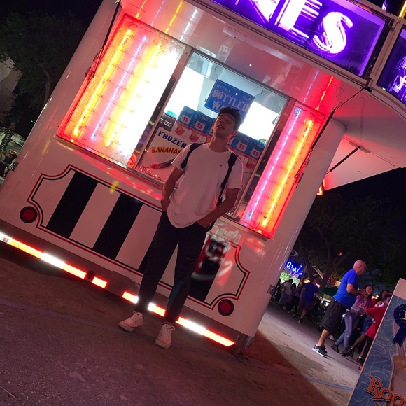 Meet your Posher, Matthew - Picture 1 of 1